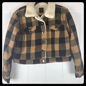 Cropped Faux Sherpa Collar Buffalo Plaid Flannel Jacket Snap Button Brown‎ Black